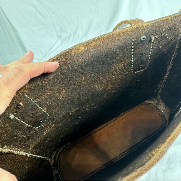 Handcrafted Vintage Thick Leather Embossed Arrowhead Design Handbag - Picture 8 of 10